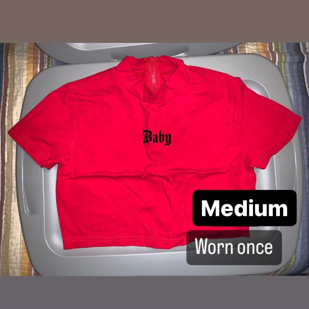 M crop top zipper